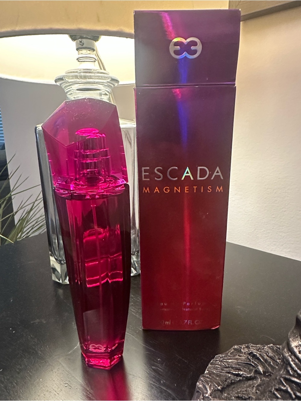 Magnetism Eau de Parfum - Vibrant Fuchsia Bottle